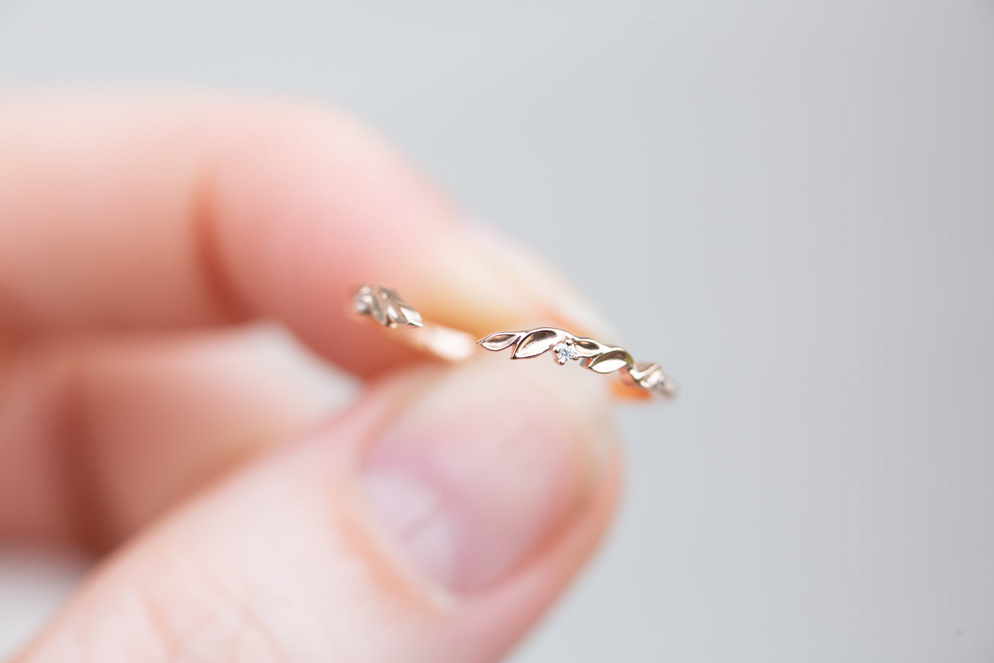[Oramore Jewelry]Open leaf diamond wedding band