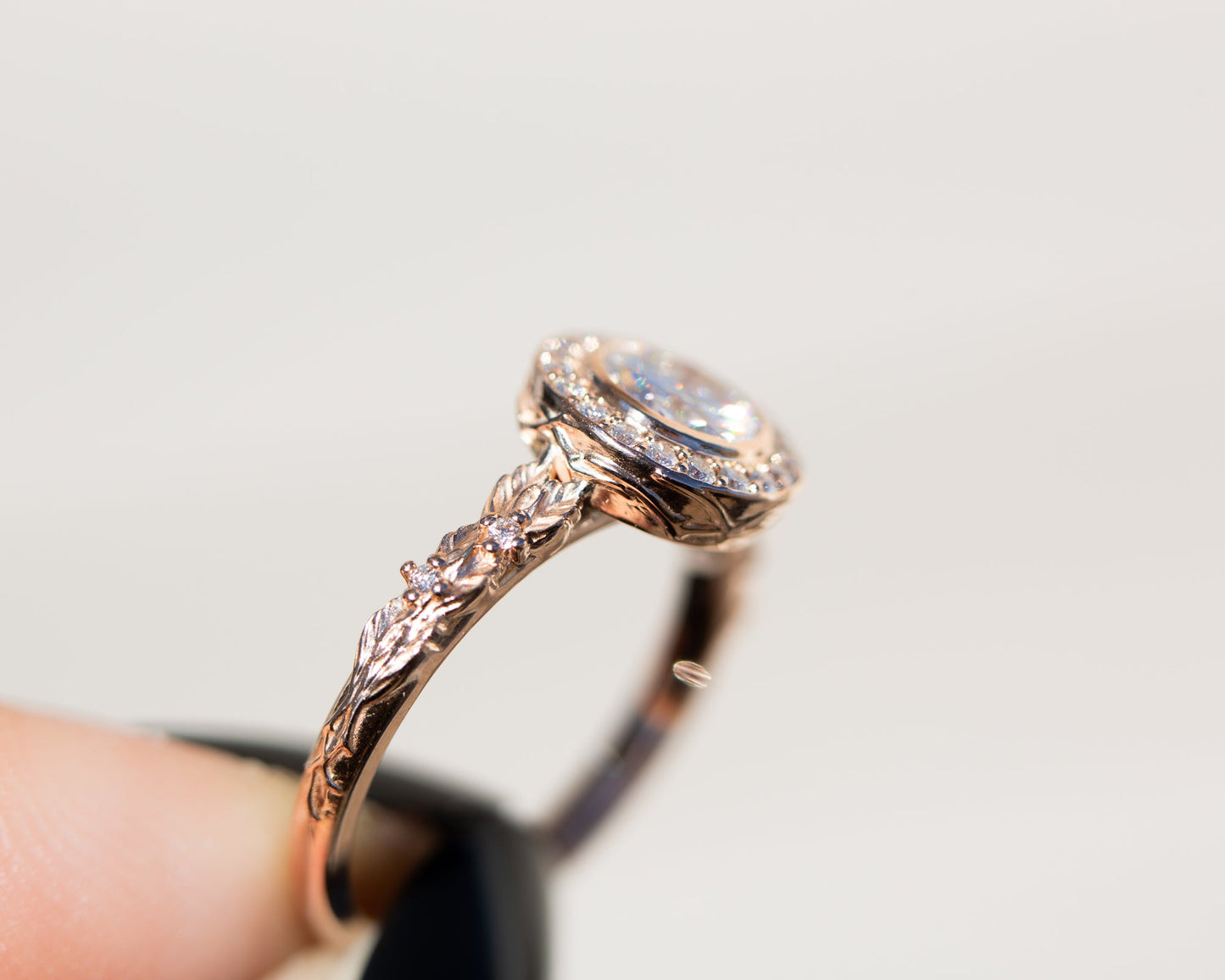 [Oramore Jewelry]Crown of thorns with white moissanite