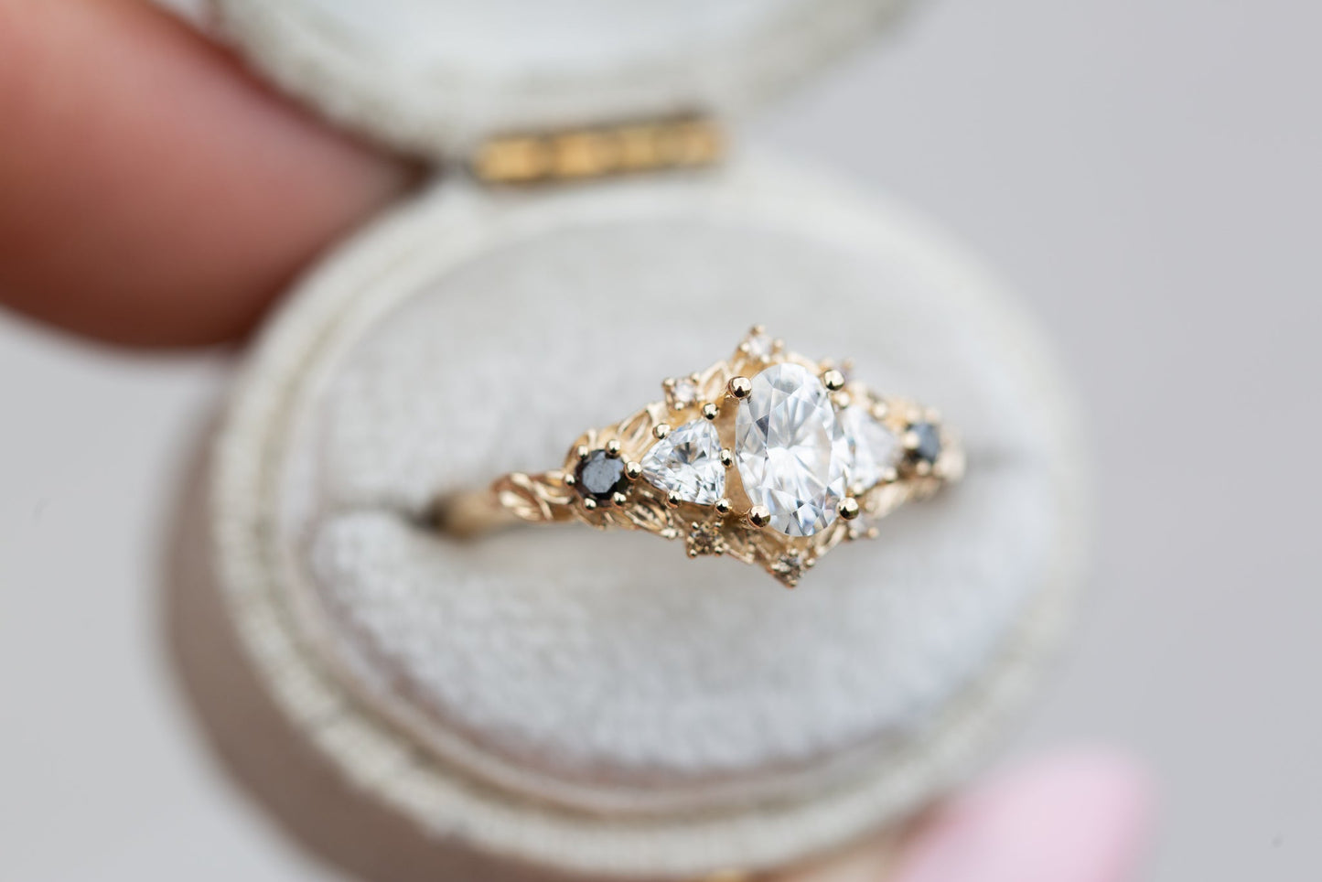 [Oramore Jewelry]Briar rose five stone with moissanite and black diamonds