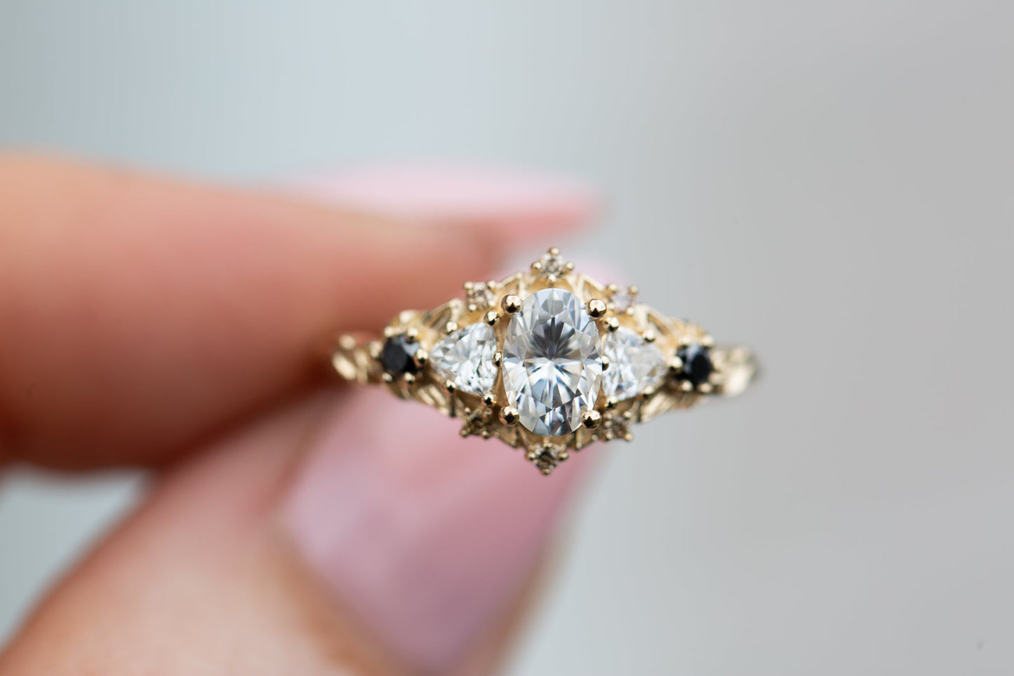 [Oramore Jewelry]Briar rose five stone with moissanite and black diamonds