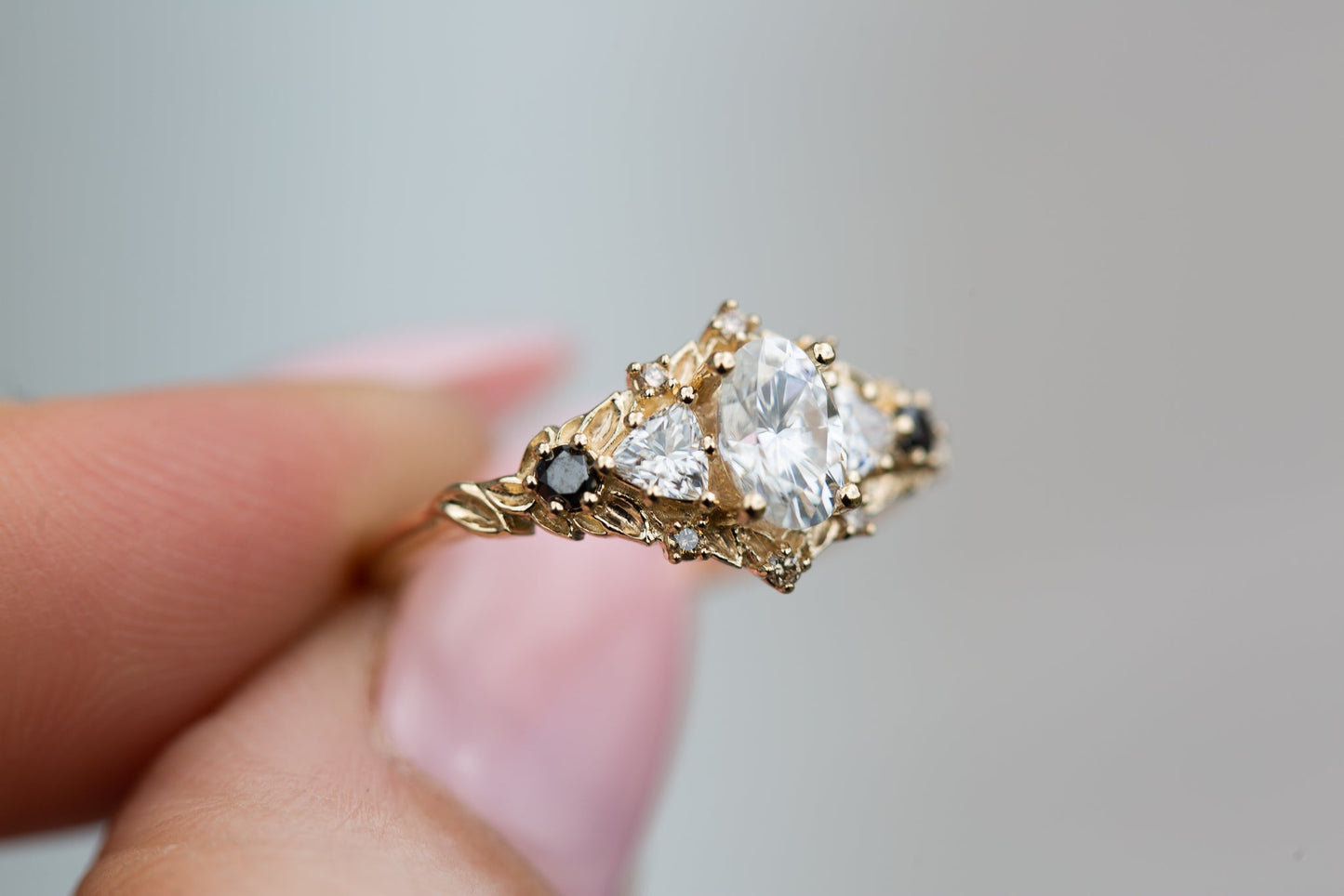 [Oramore Jewelry]Briar rose five stone with moissanite and black diamonds