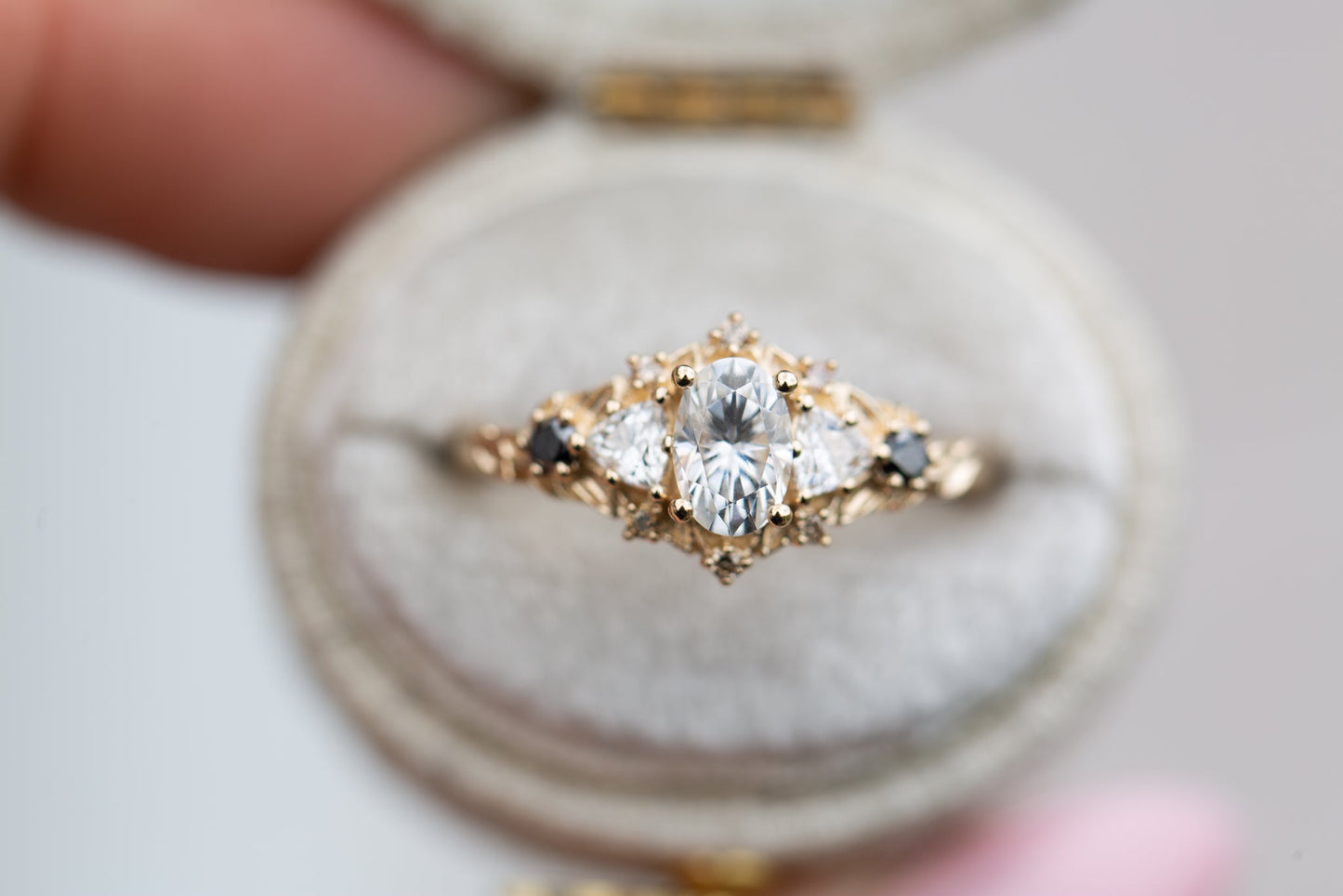[Oramore Jewelry]Briar rose five stone with moissanite and black diamonds