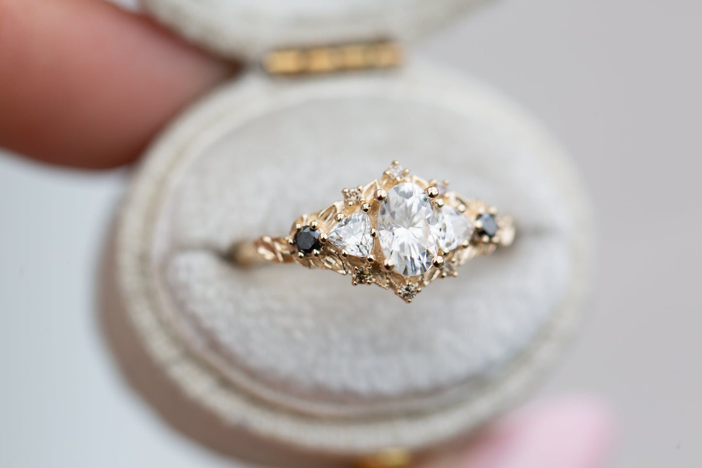 [Oramore Jewelry]Briar rose five stone with moissanite and black diamonds