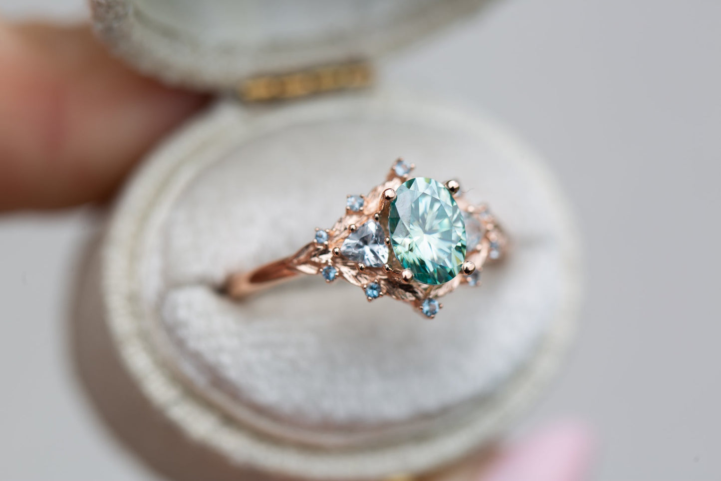 [Oramore Jewelry]Woodland three stone with teal moissanite and aqua accents