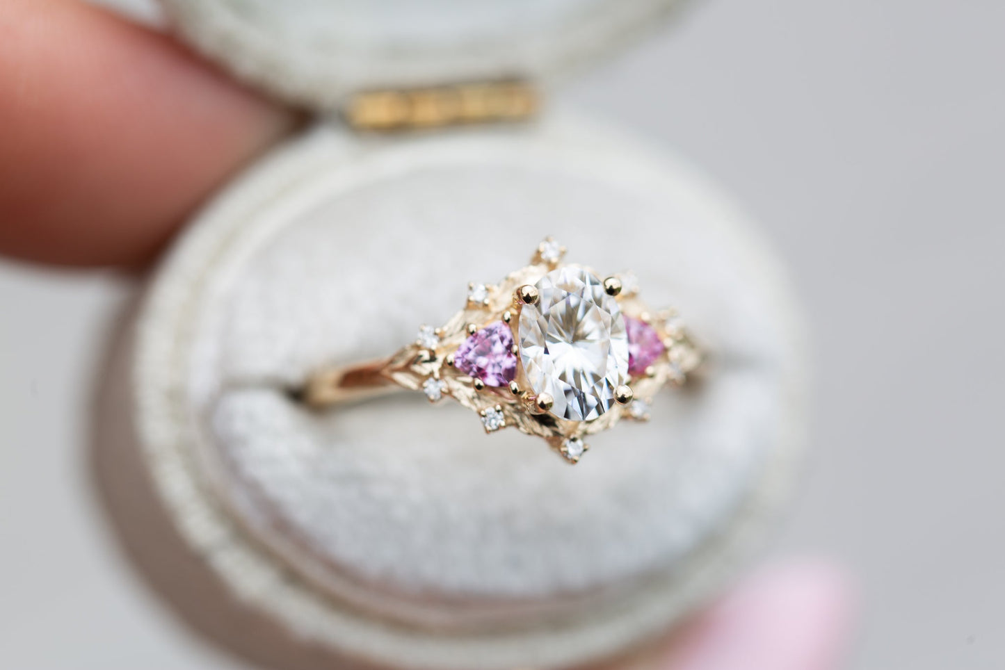 [Oramore Jewelry]Woodland three stone with moissanite and pink sapphire