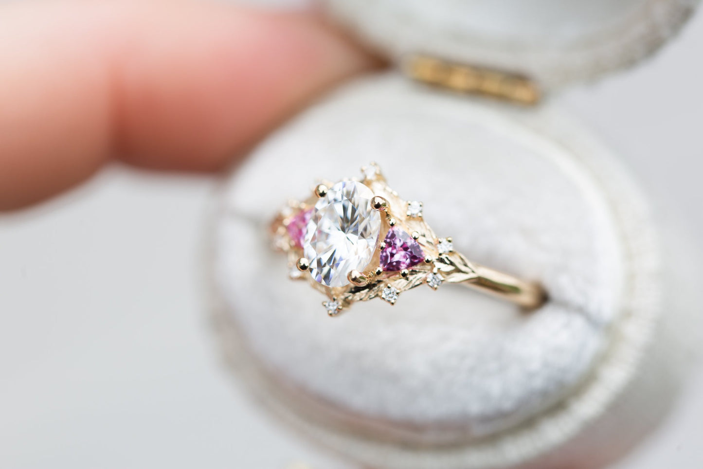 [Oramore Jewelry]Woodland three stone with moissanite and pink sapphire