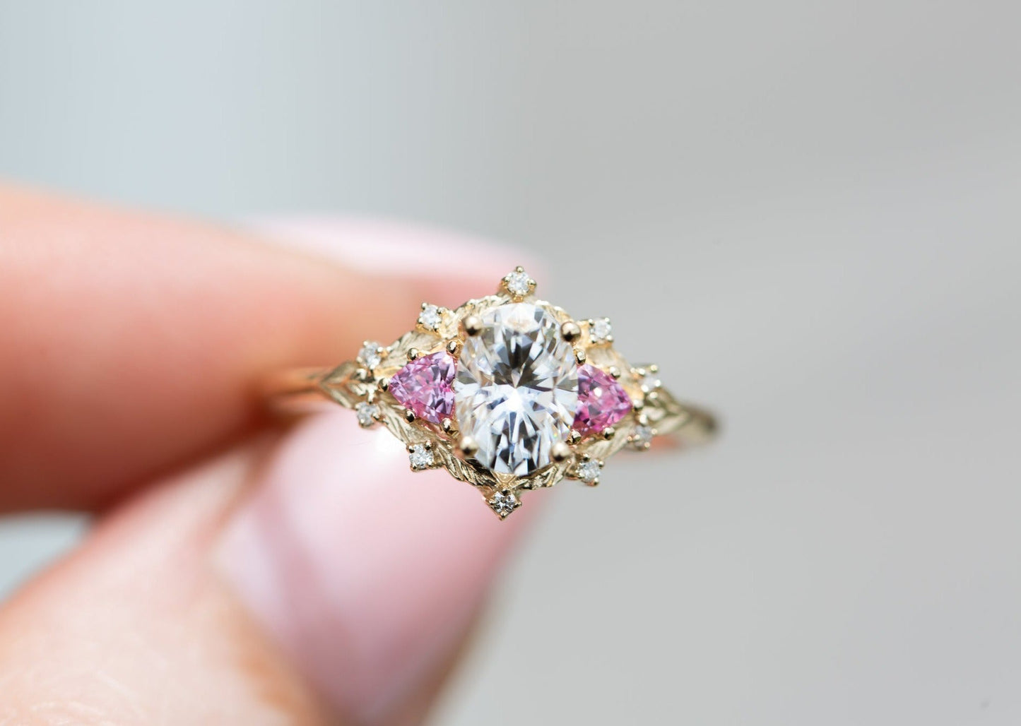[Oramore Jewelry]Woodland three stone with moissanite and pink sapphire