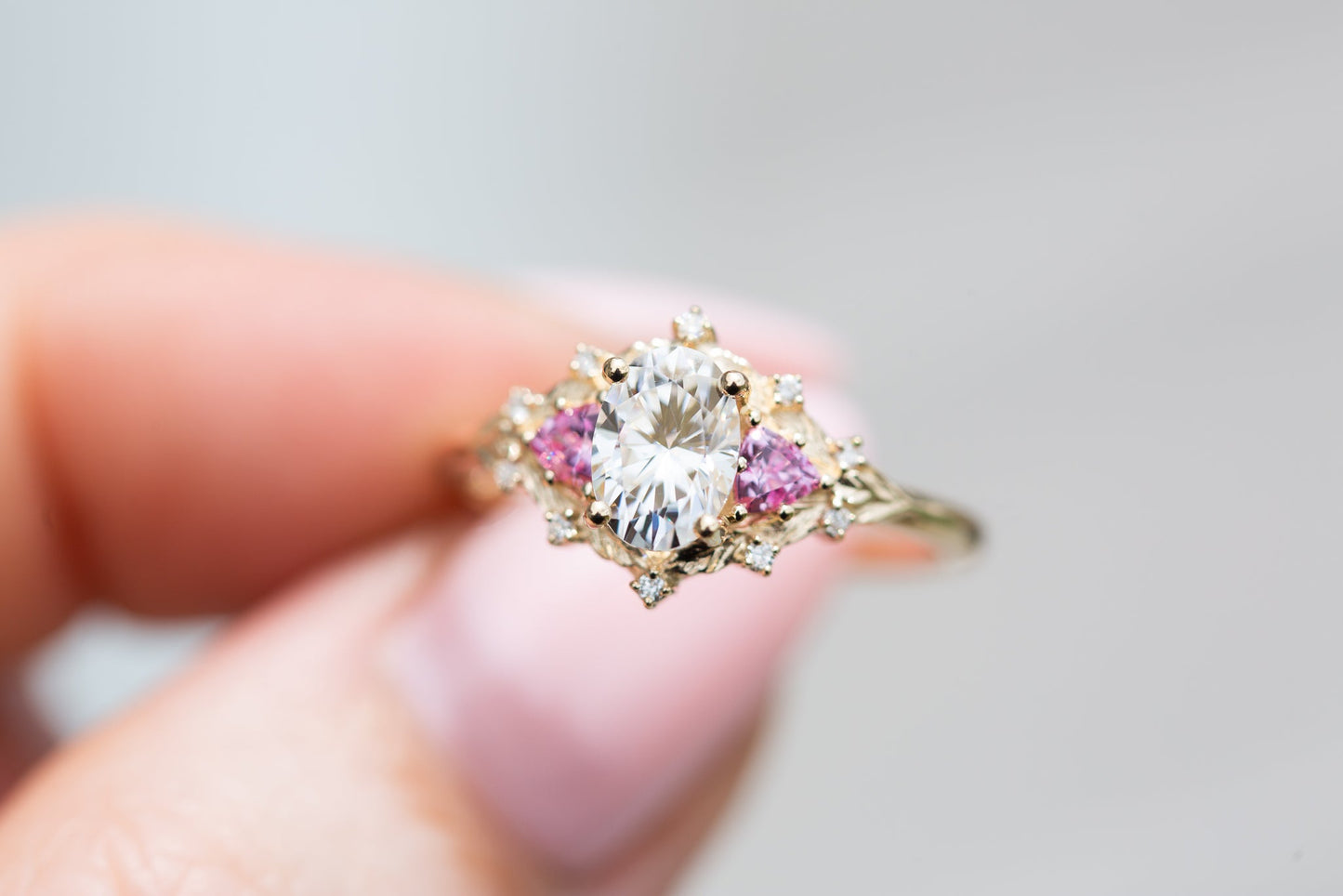 [Oramore Jewelry]Woodland three stone with moissanite and pink sapphire