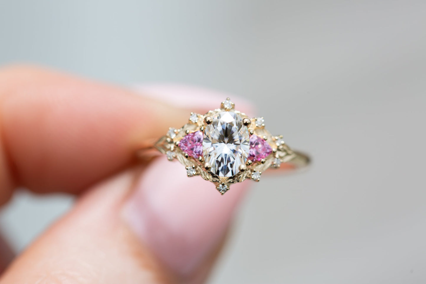 [Oramore Jewelry]Woodland three stone with moissanite and pink sapphire