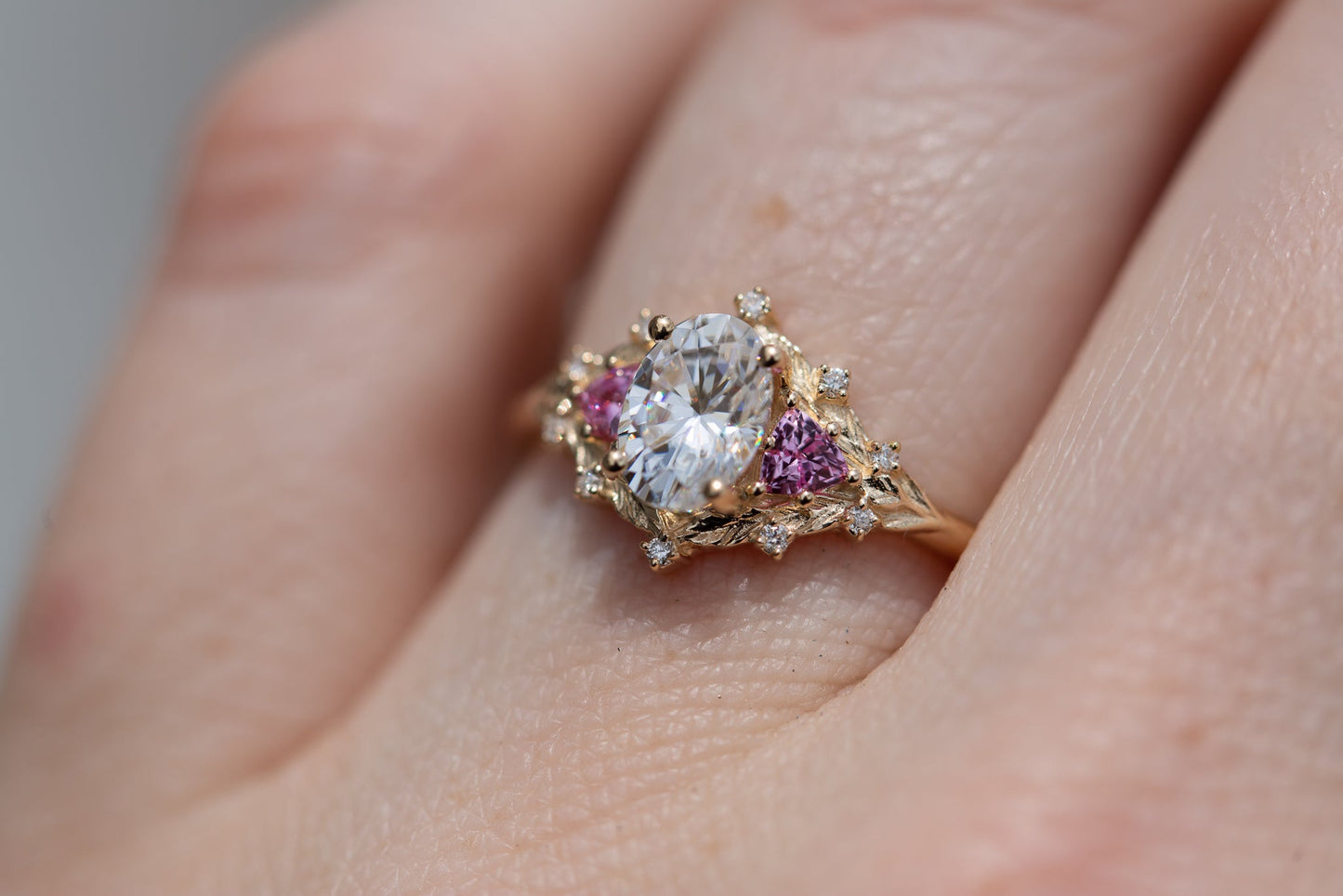 [Oramore Jewelry]Woodland three stone with moissanite and pink sapphire