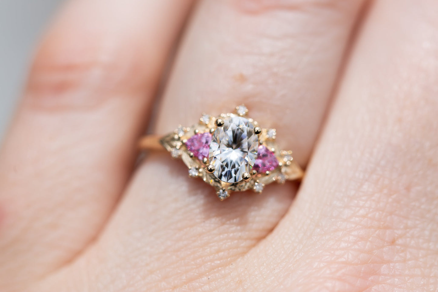 [Oramore Jewelry]Woodland three stone with moissanite and pink sapphire