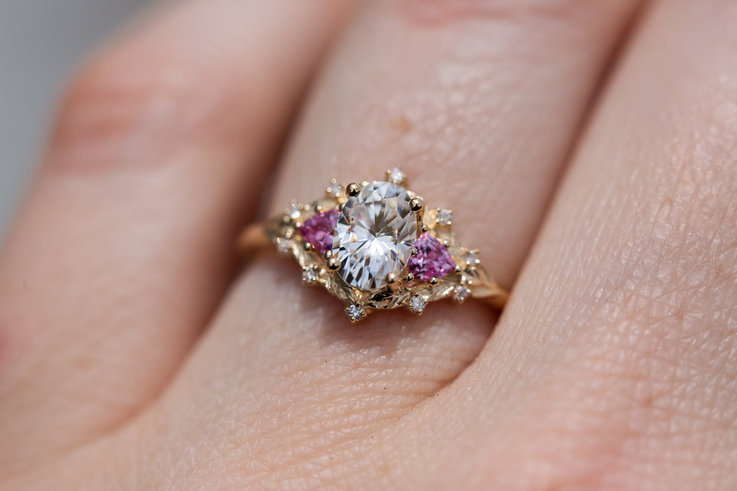 [Oramore Jewelry]Woodland three stone with moissanite and pink sapphire