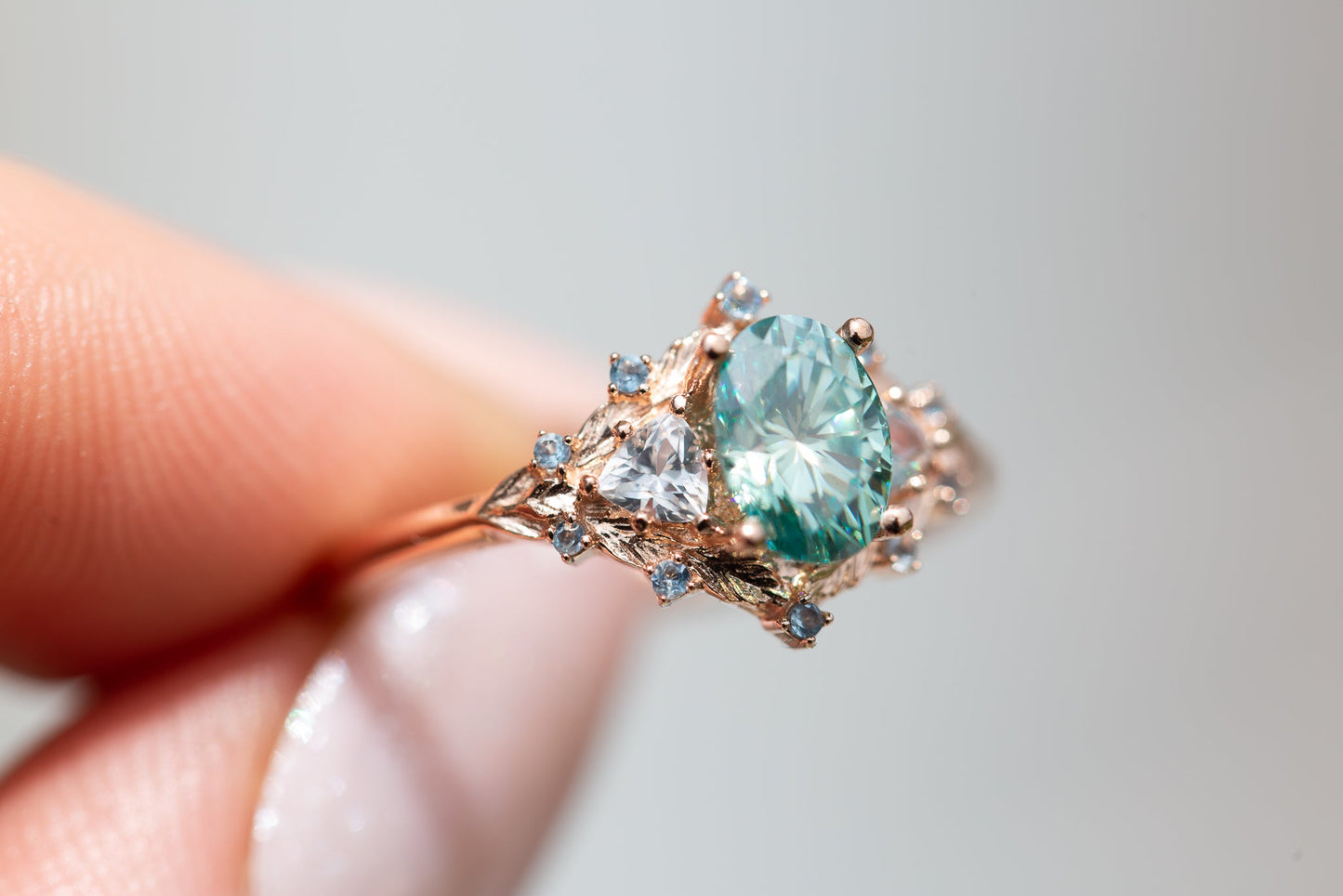 [Oramore Jewelry]Woodland three stone with teal moissanite and aqua accents