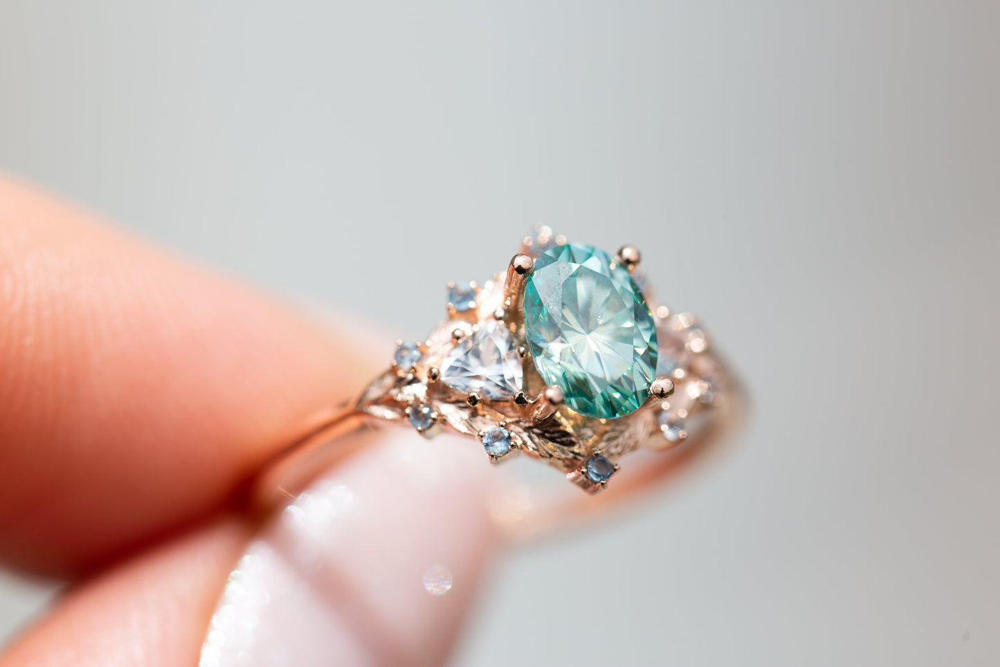 [Oramore Jewelry]Woodland three stone with teal moissanite and aqua accents
