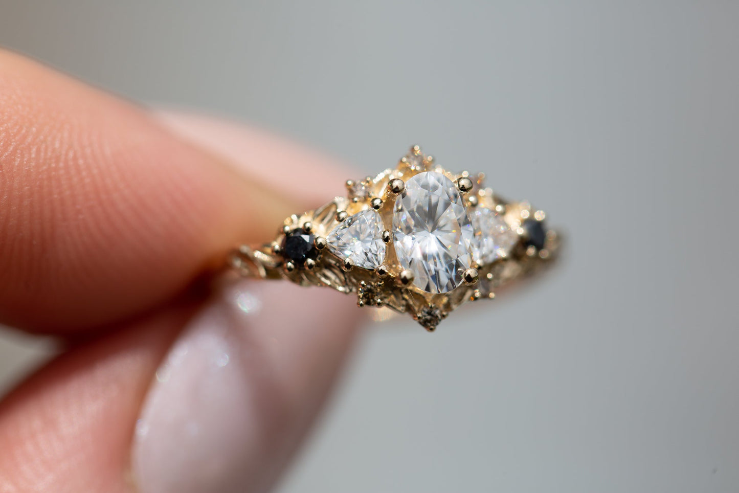 [Oramore Jewelry]Briar rose five stone with moissanite and black diamonds
