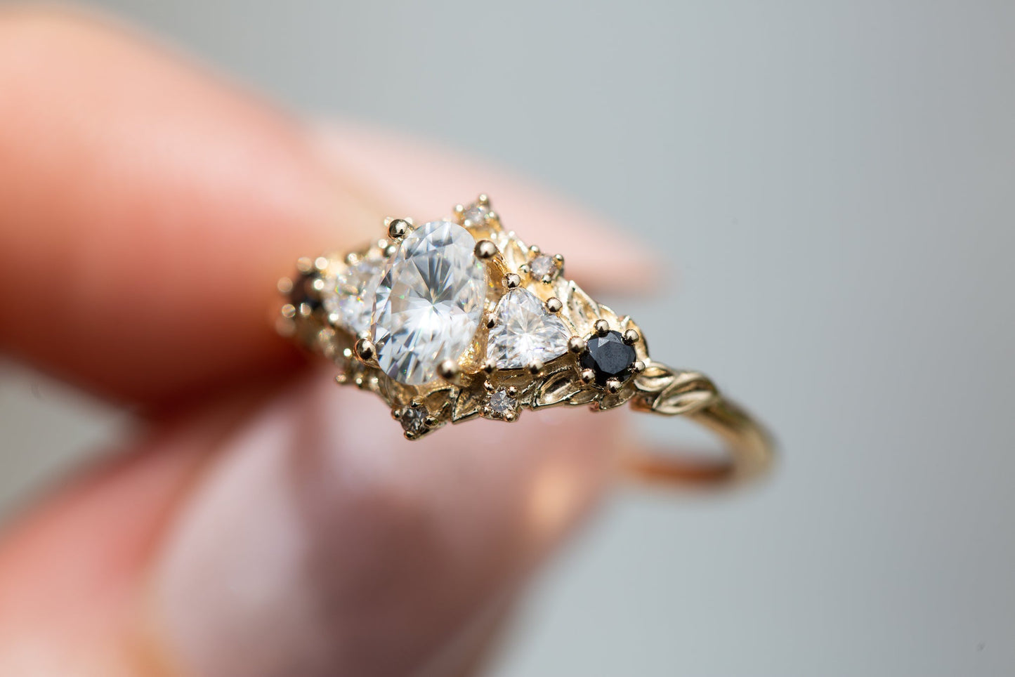 [Oramore Jewelry]Briar rose five stone with moissanite and black diamonds