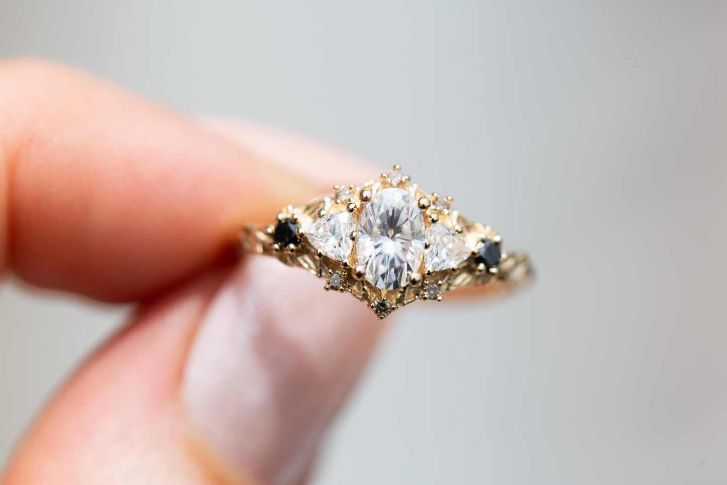 [Oramore Jewelry]Briar rose five stone with moissanite and black diamonds