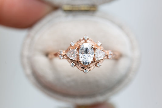 [Oramore Jewelry]Woodland three stone with 6x4mm oval moissanite