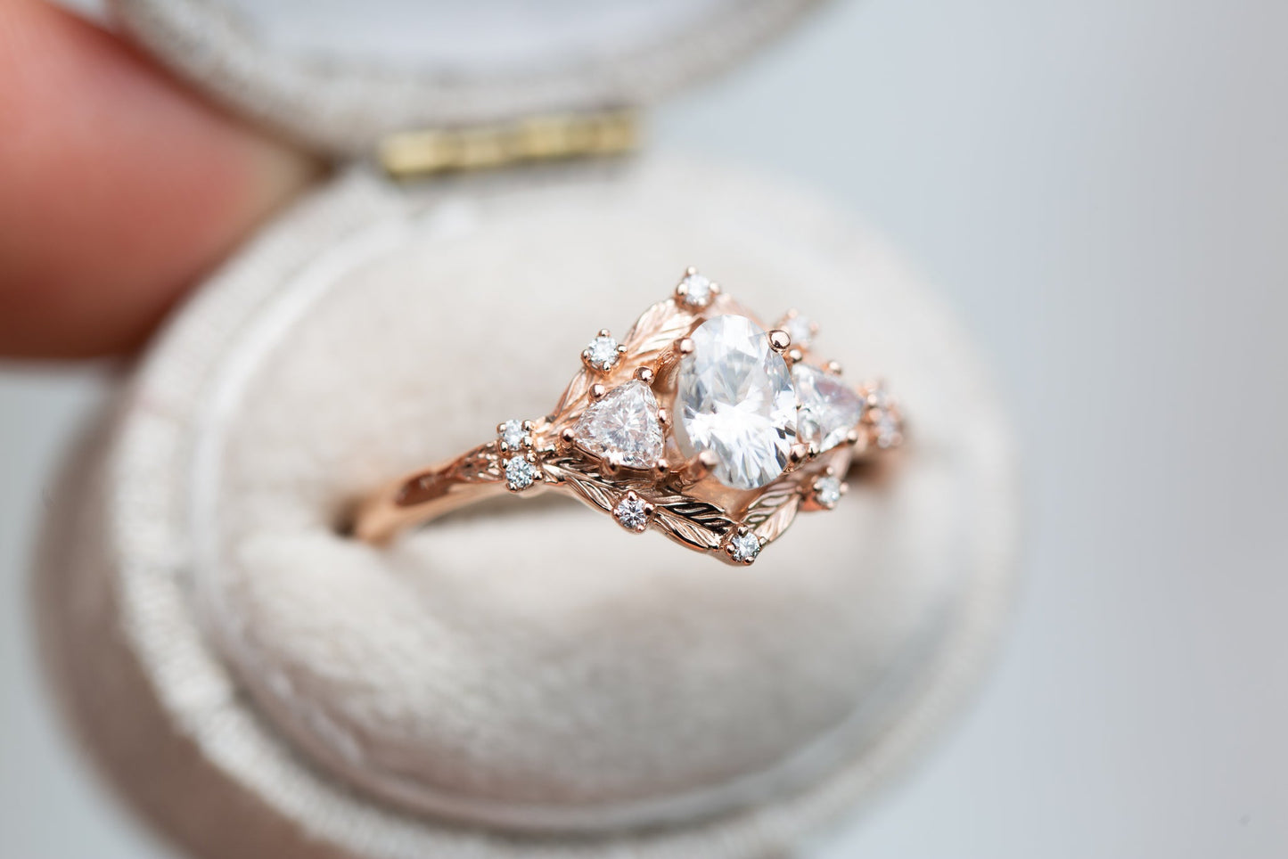 [Oramore Jewelry]Woodland three stone with 6x4mm oval moissanite