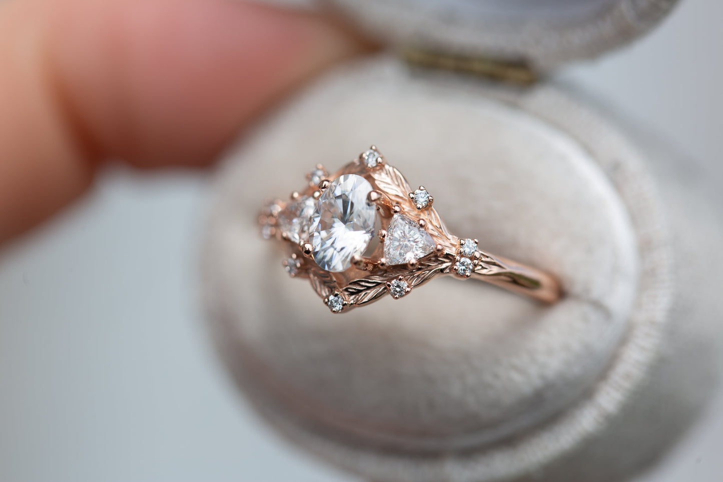 [Oramore Jewelry]Woodland three stone with 6x4mm oval moissanite