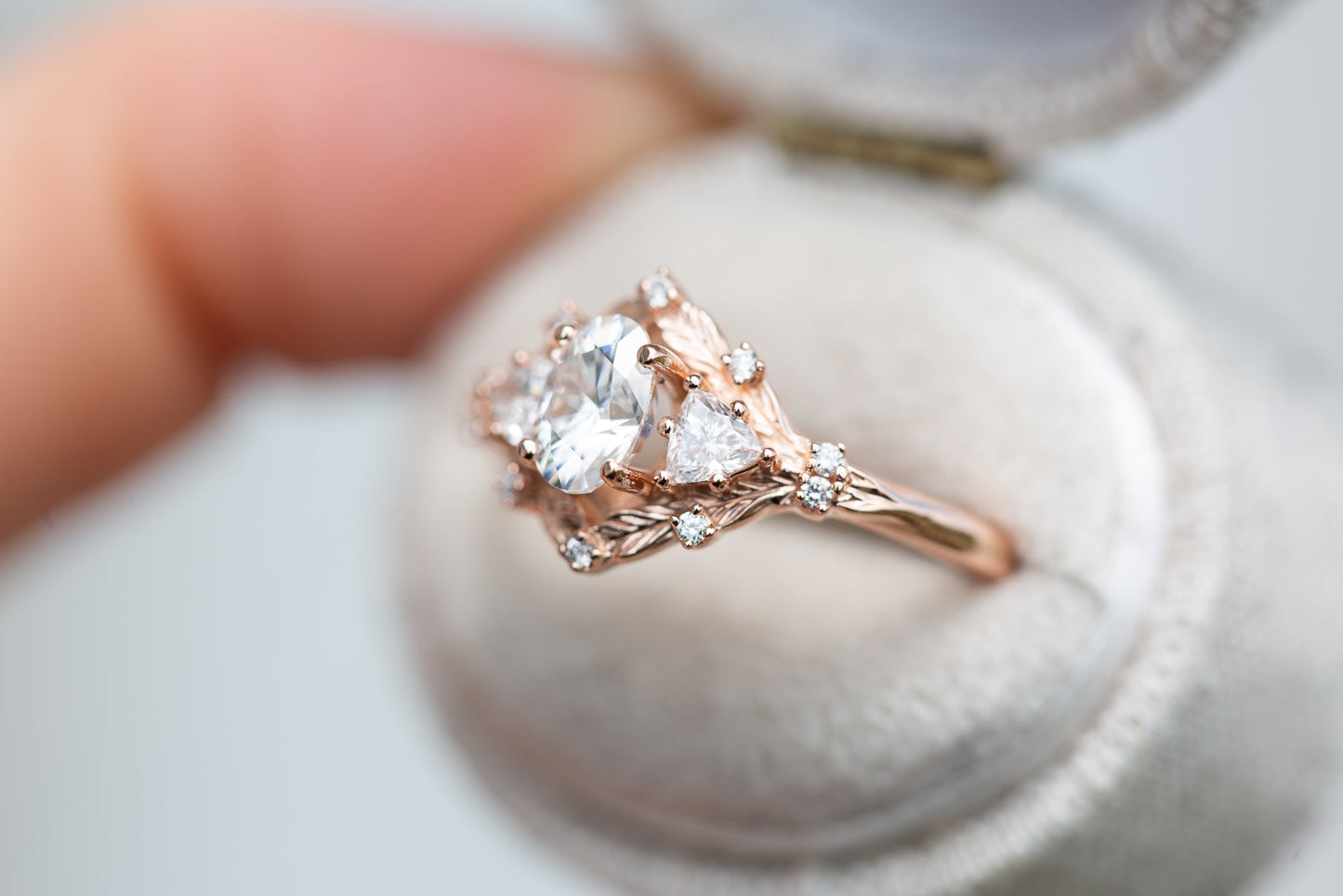 [Oramore Jewelry]Woodland three stone with 6x4mm oval moissanite