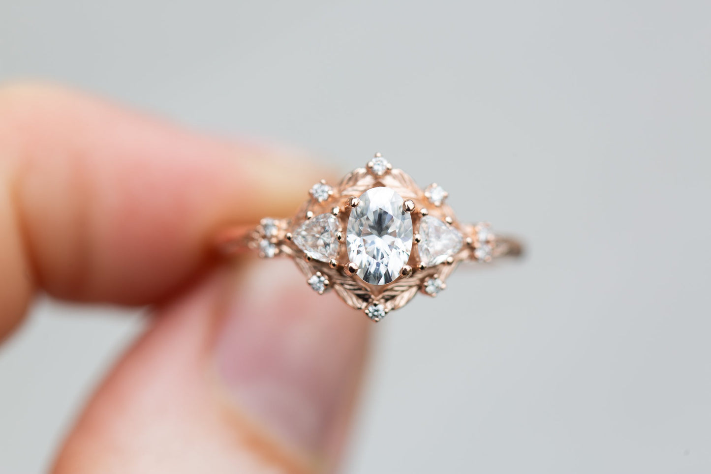 [Oramore Jewelry]Woodland three stone with 6x4mm oval moissanite