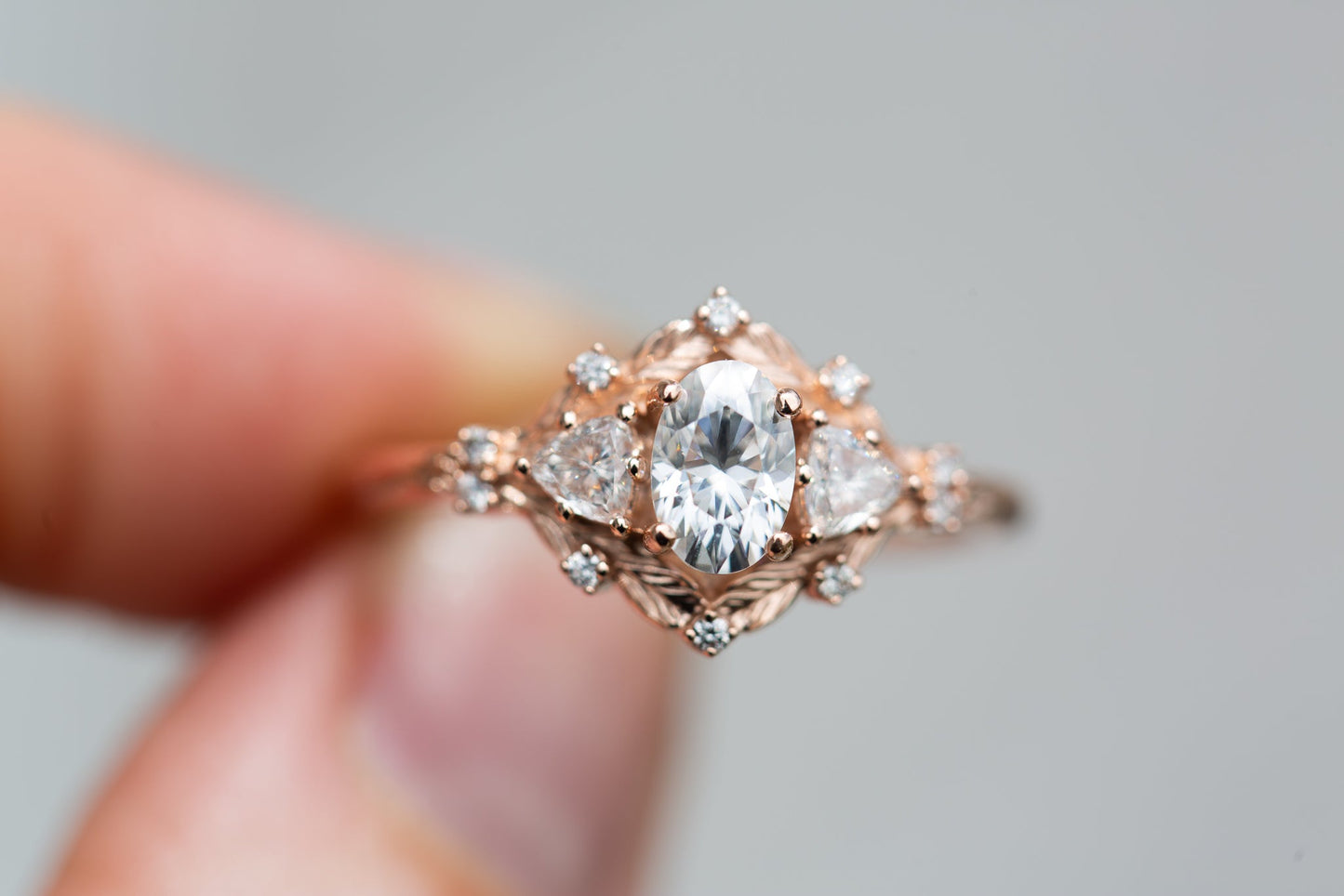 [Oramore Jewelry]Woodland three stone with 6x4mm oval moissanite