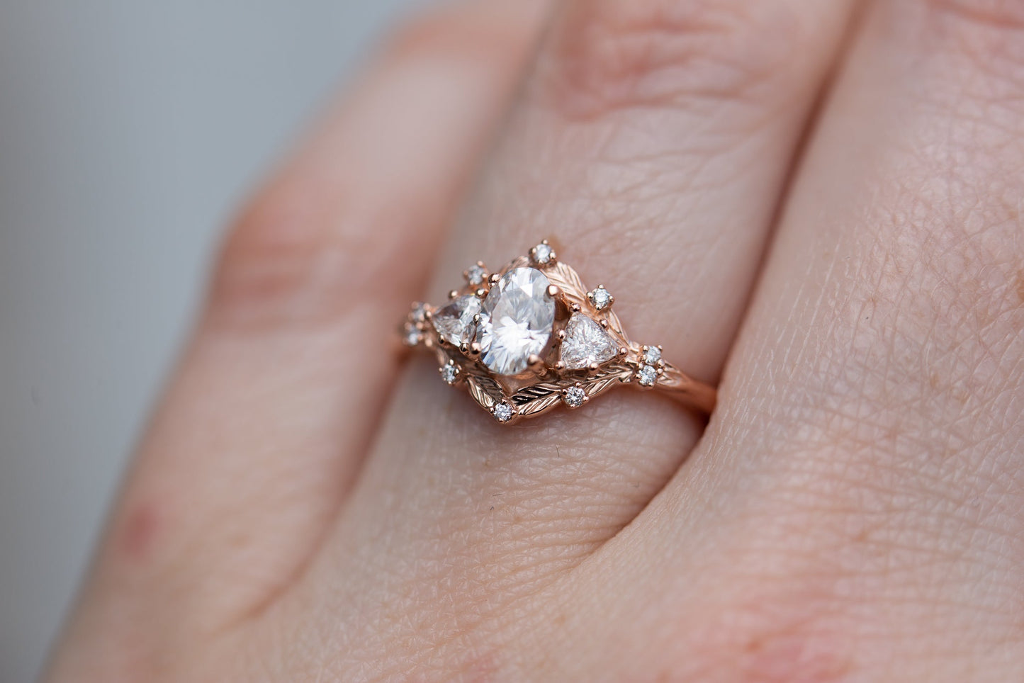 [Oramore Jewelry]Woodland three stone with 6x4mm oval moissanite