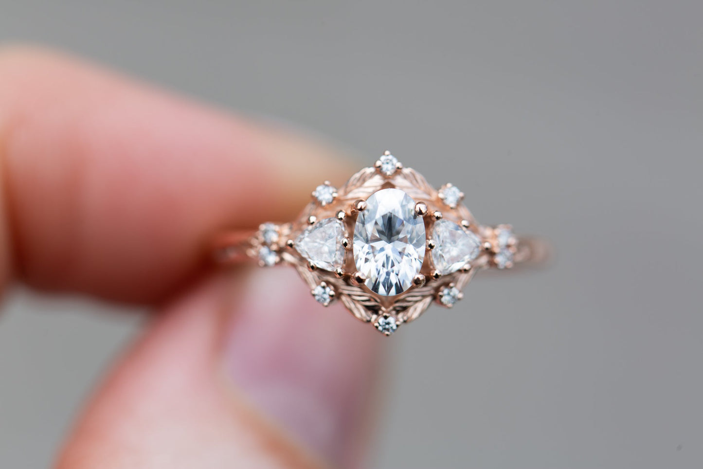 [Oramore Jewelry]Woodland three stone with 6x4mm oval moissanite