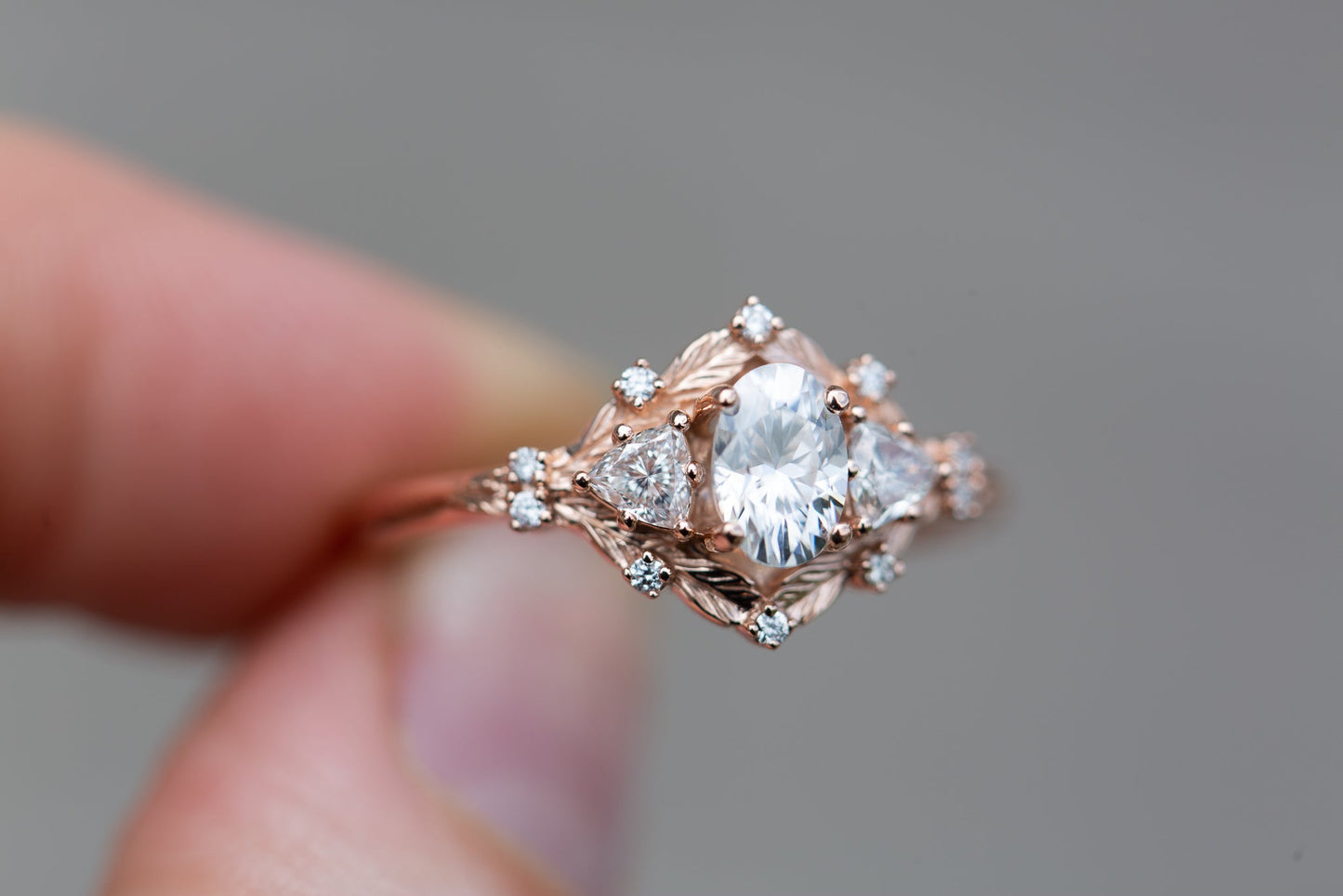 [Oramore Jewelry]Woodland three stone with 6x4mm oval moissanite