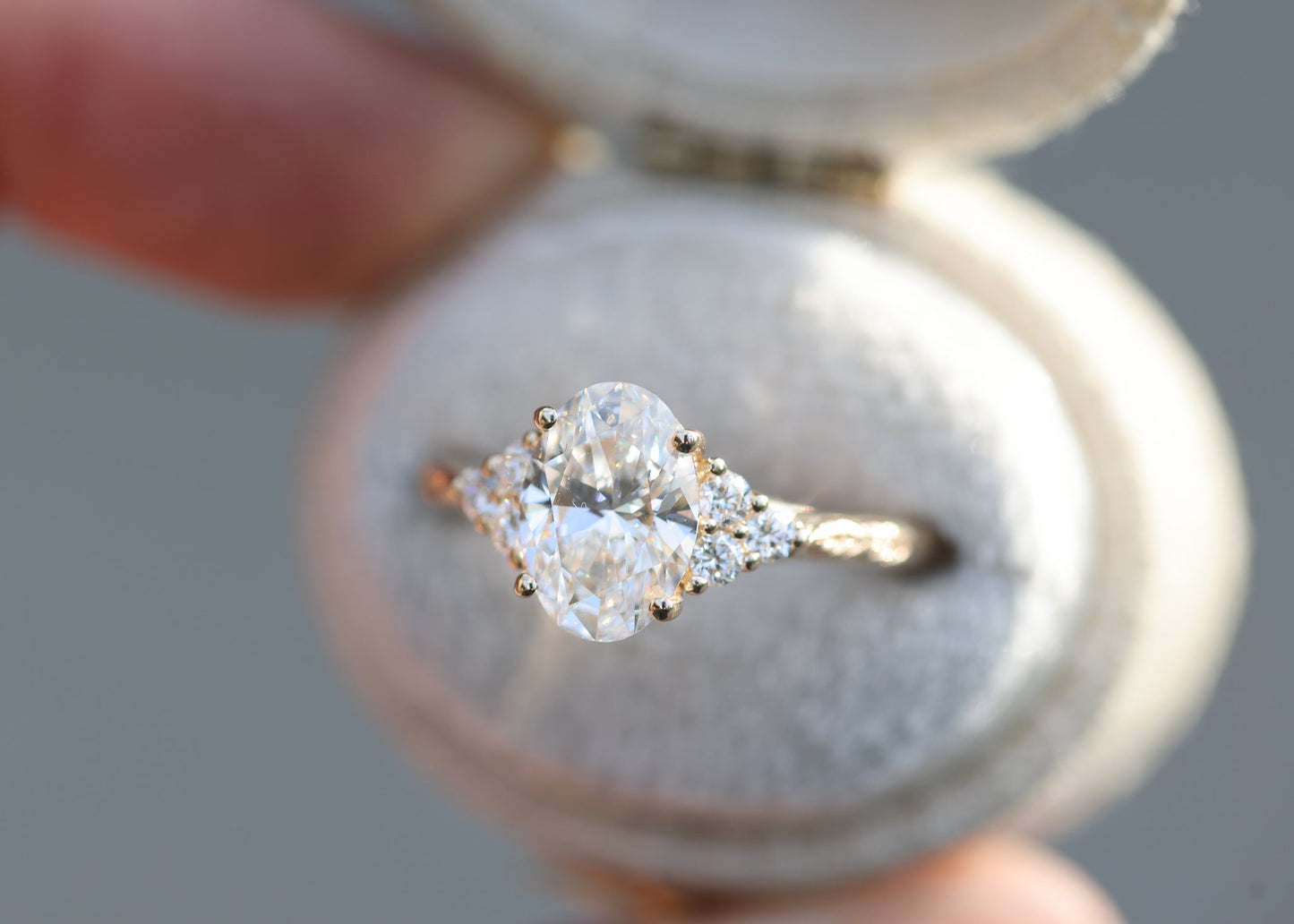 [Oramore Jewelry]Seraphina setting with 1.6ct Oval Lab Diamond