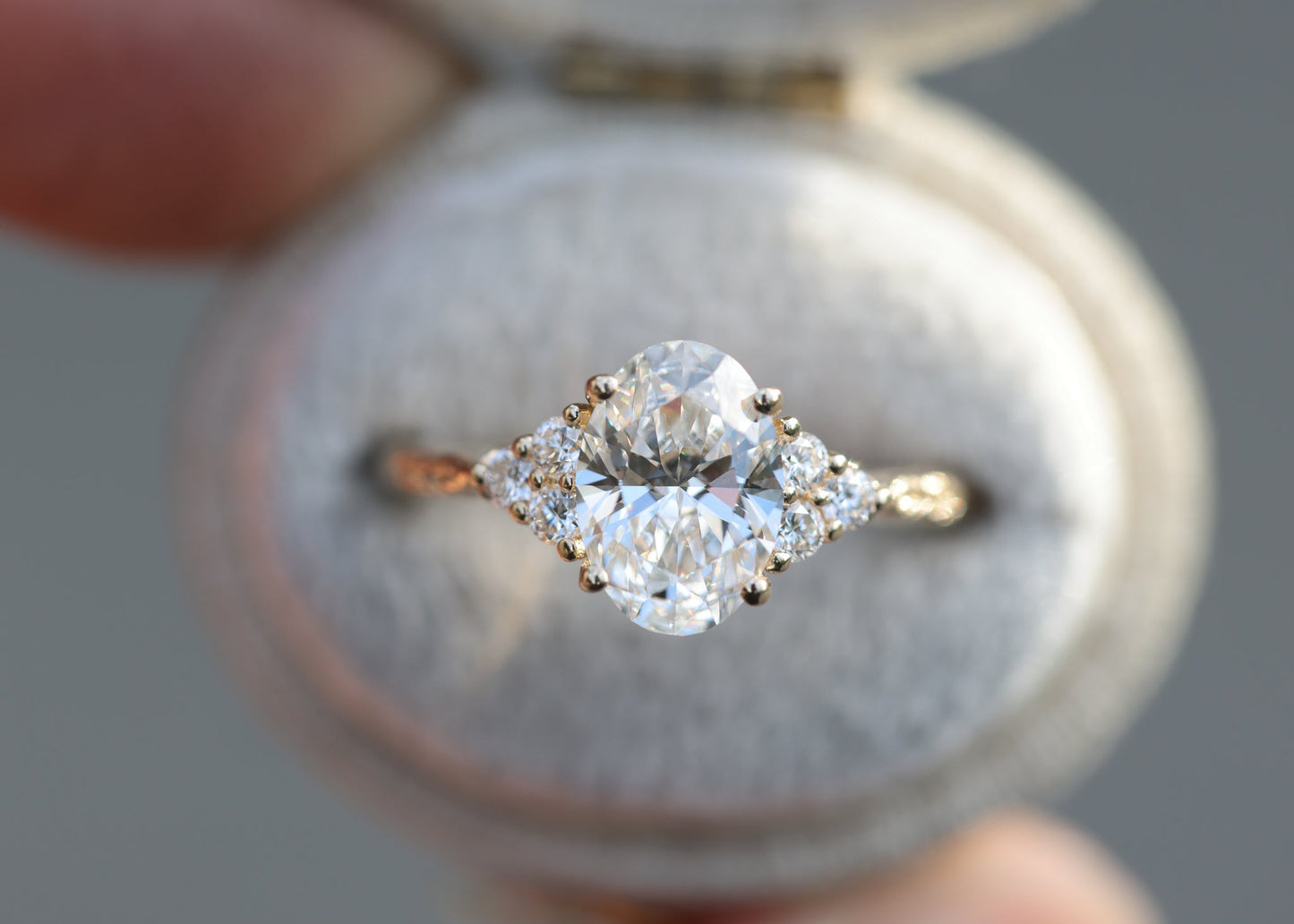 [Oramore Jewelry]Seraphina setting with 1.6ct Oval Lab Diamond