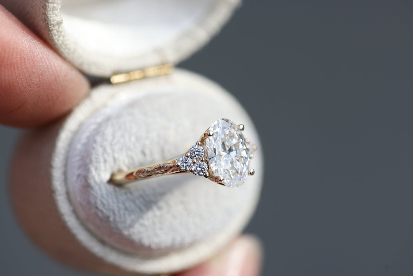 [Oramore Jewelry]Seraphina setting with 1.6ct Oval Lab Diamond