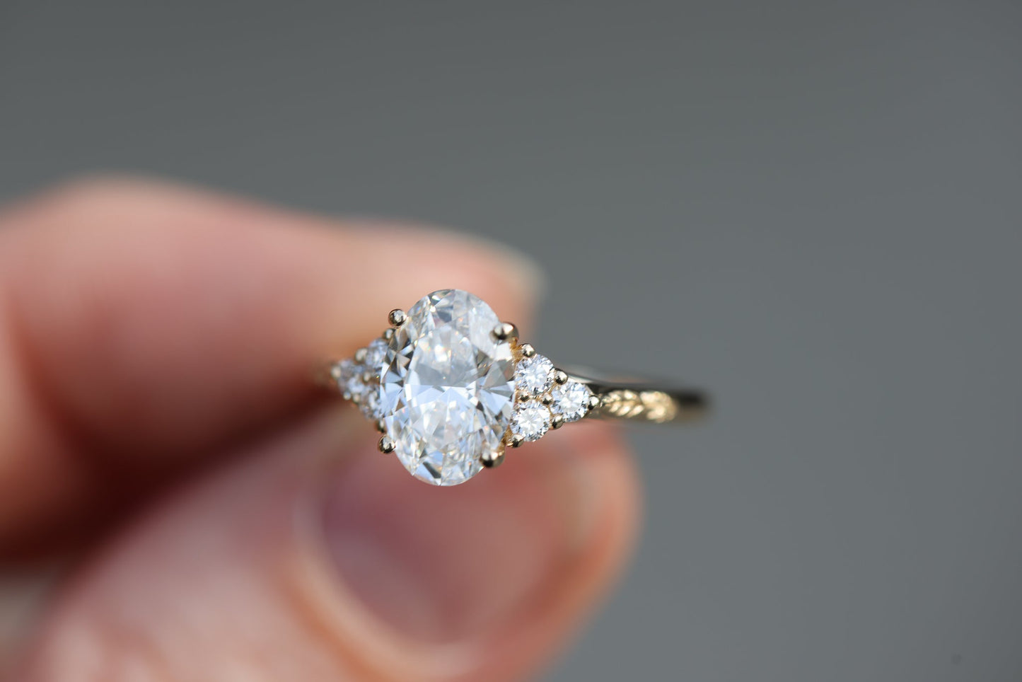 [Oramore Jewelry]Seraphina setting with 1.6ct Oval Lab Diamond