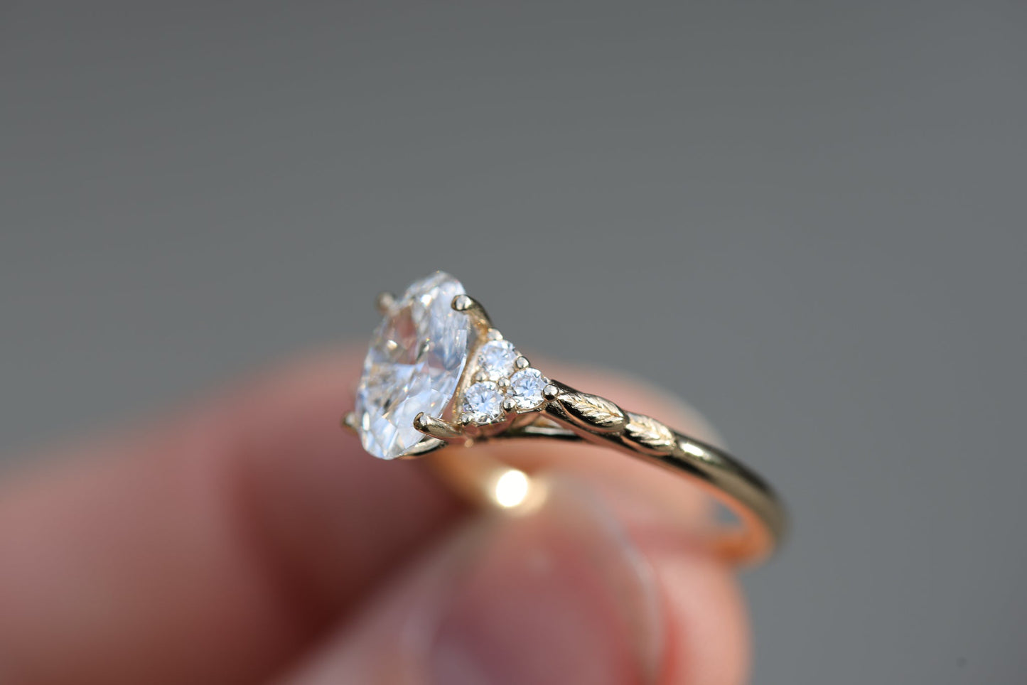 [Oramore Jewelry]Seraphina setting with 1.6ct Oval Lab Diamond