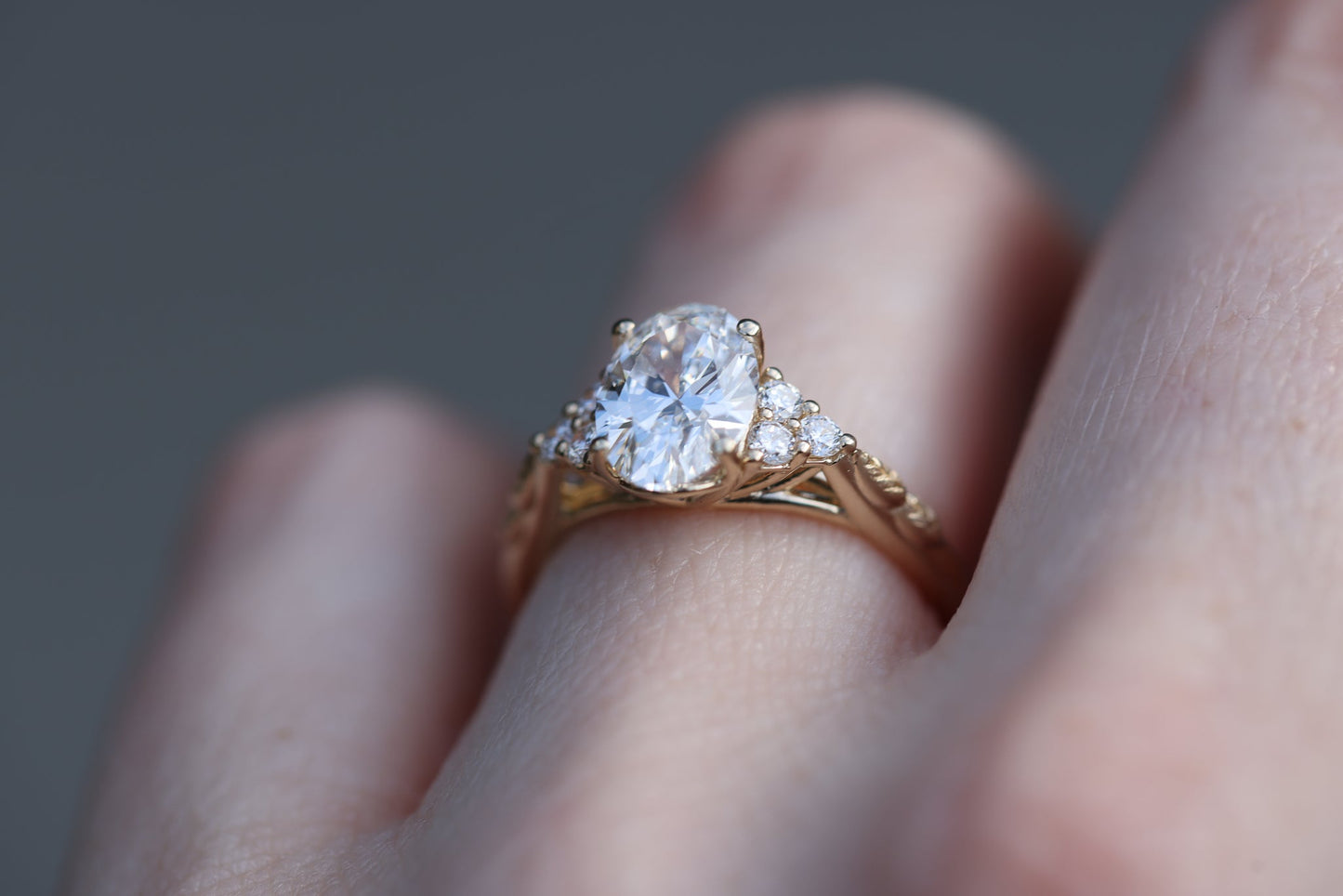 [Oramore Jewelry]Seraphina setting with 1.6ct Oval Lab Diamond