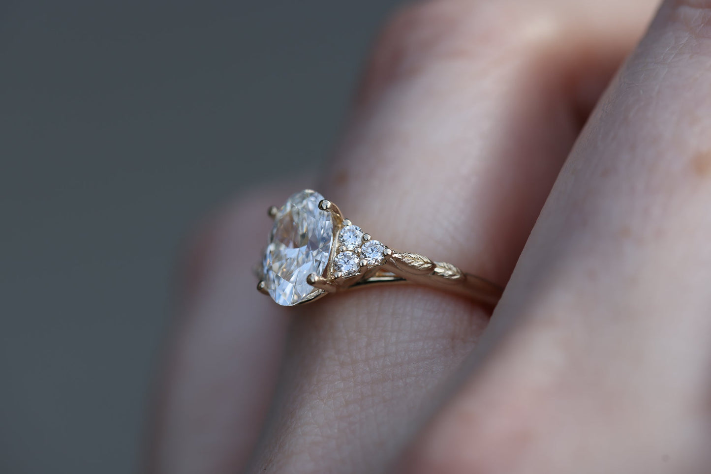[Oramore Jewelry]Seraphina setting with 1.6ct Oval Lab Diamond