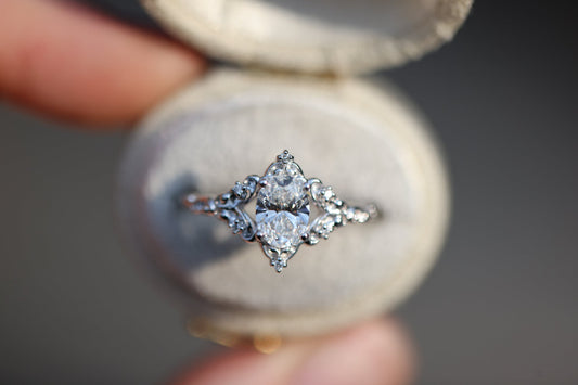 [Oramore Jewelry]Aurora Setting with .7ct Oval Lab Diamond