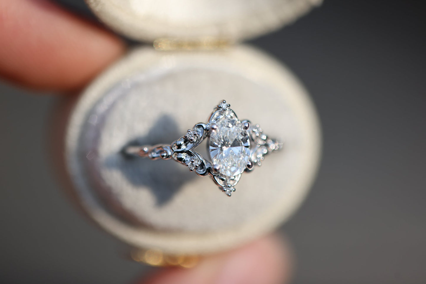 [Oramore Jewelry]Aurora Setting with .7ct Oval Lab Diamond