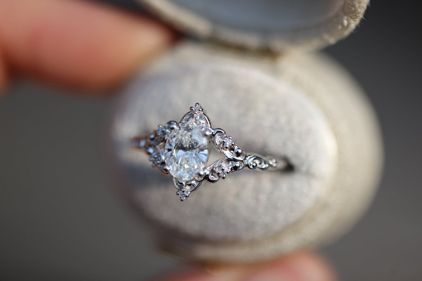 [Oramore Jewelry]Aurora Setting with .7ct Oval Lab Diamond