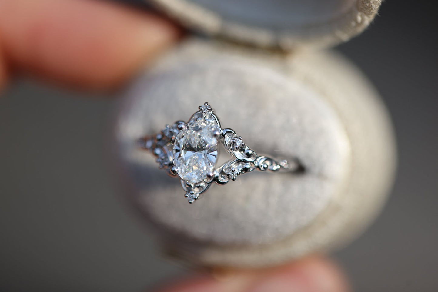 [Oramore Jewelry]Aurora Setting with .7ct Oval Lab Diamond