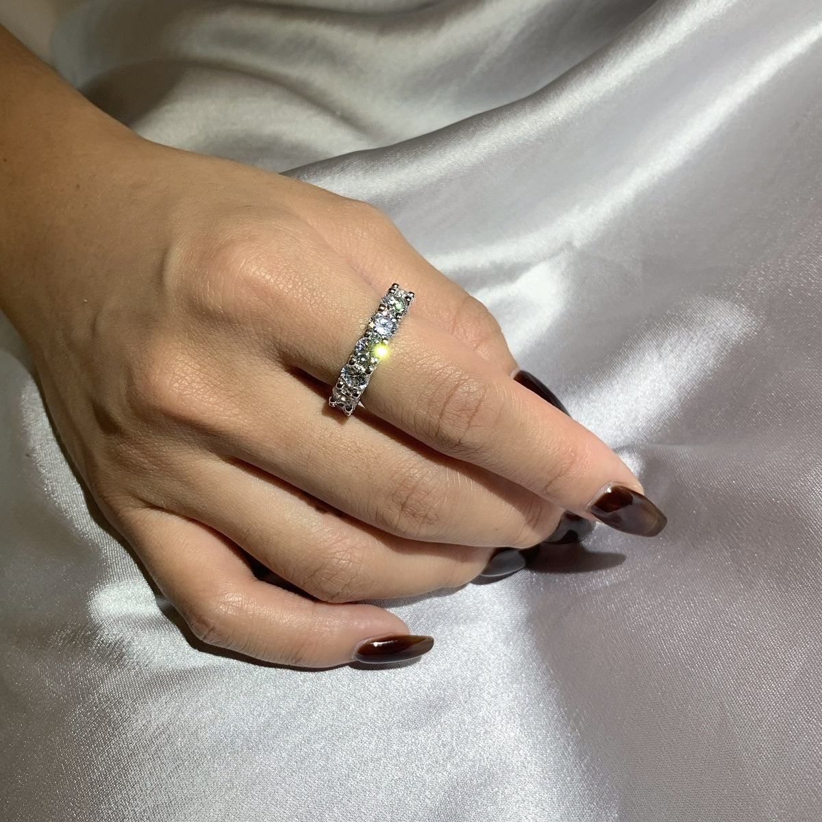 [Oramore Jewelry]Gorgeous Round Cut Tennis Ring