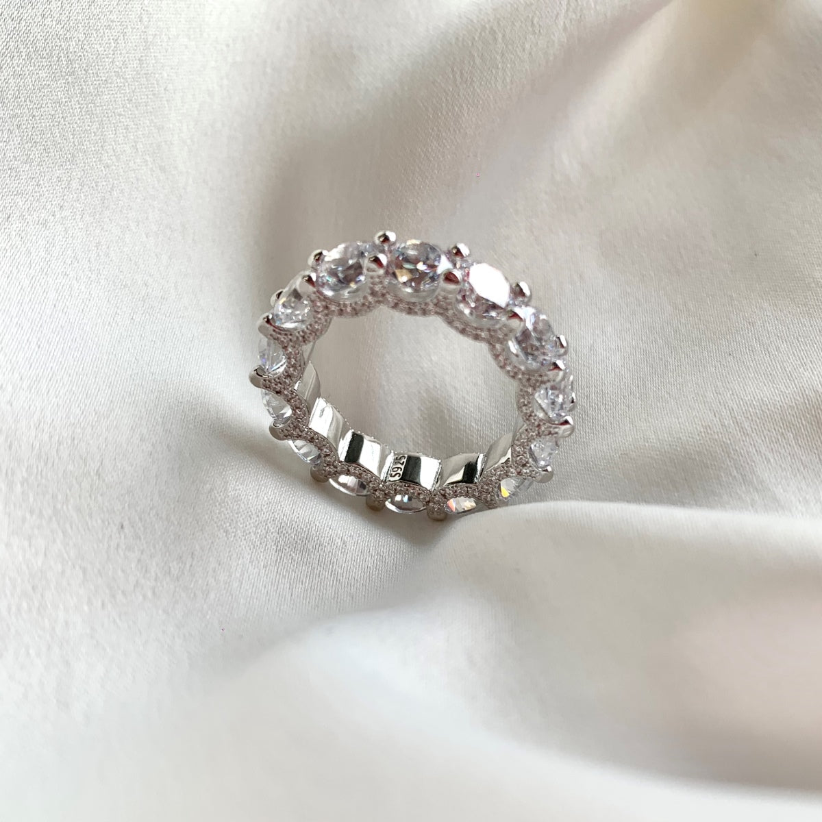 [Oramore Jewelry]Gorgeous Round Cut Tennis Ring