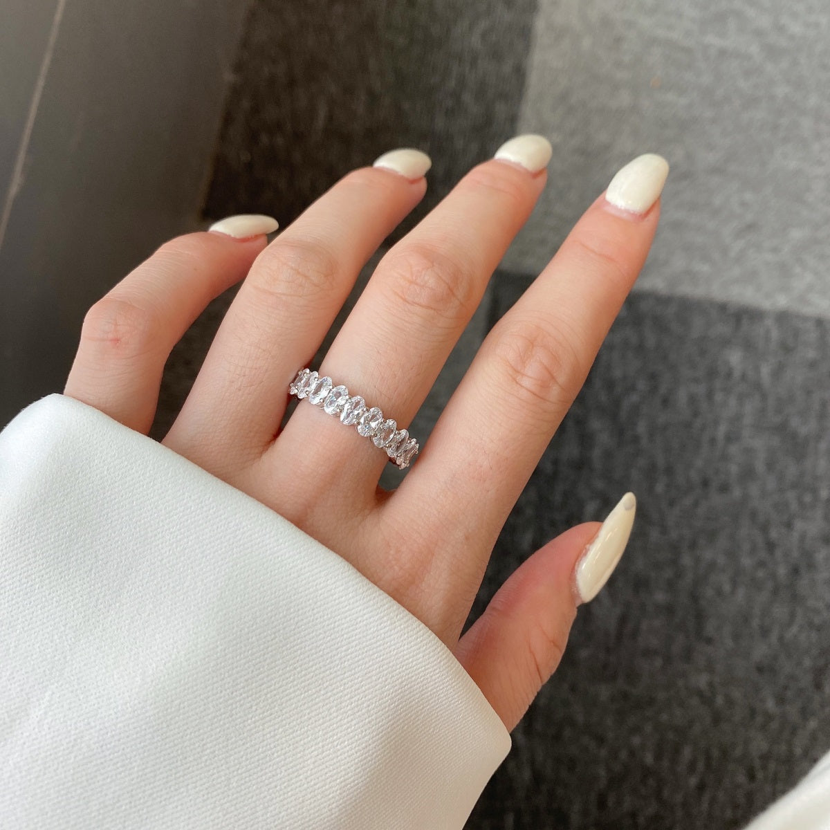 [Oramore Jewelry]Ornate Oval Cut Tennis Ring