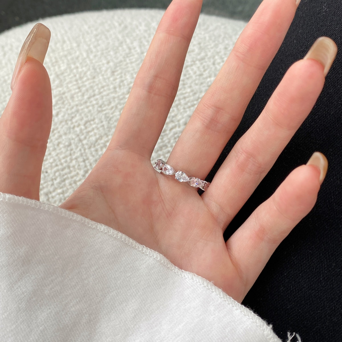 [Oramore Jewelry]Exquisite Pear Cut Tennis Ring