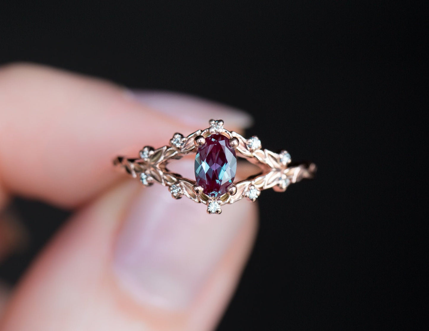 [Oramore Jewelry]Briar rose with oval alexandrite
