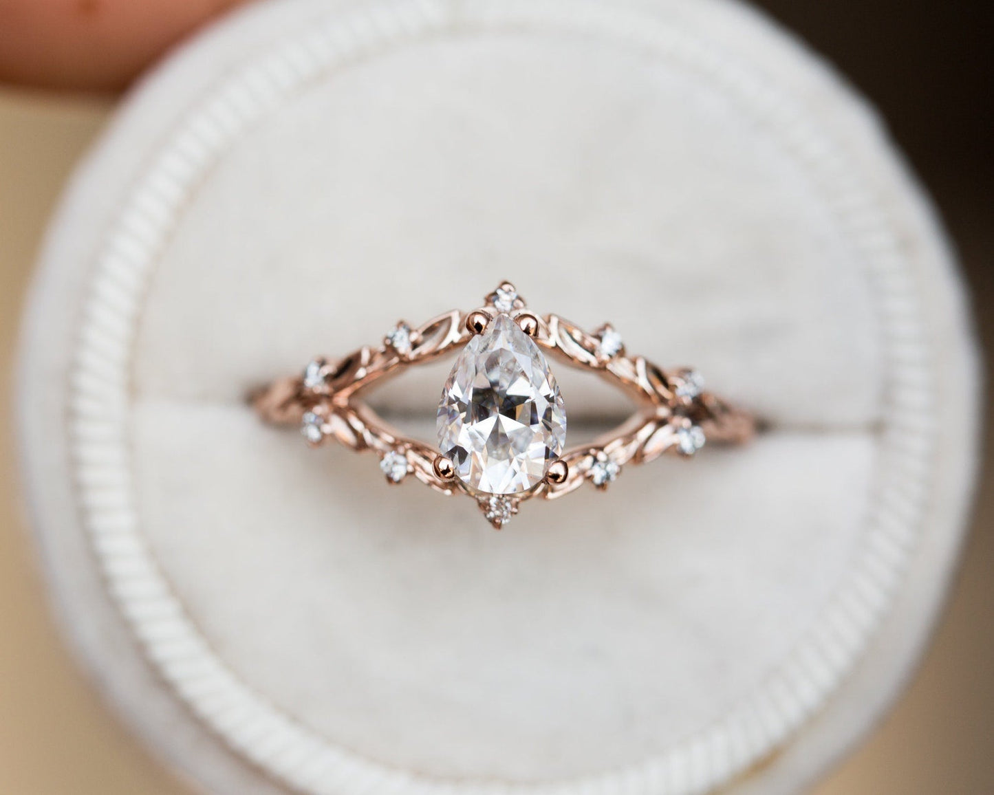 [Oramore Jewelry]Briar rose with pear moissanite