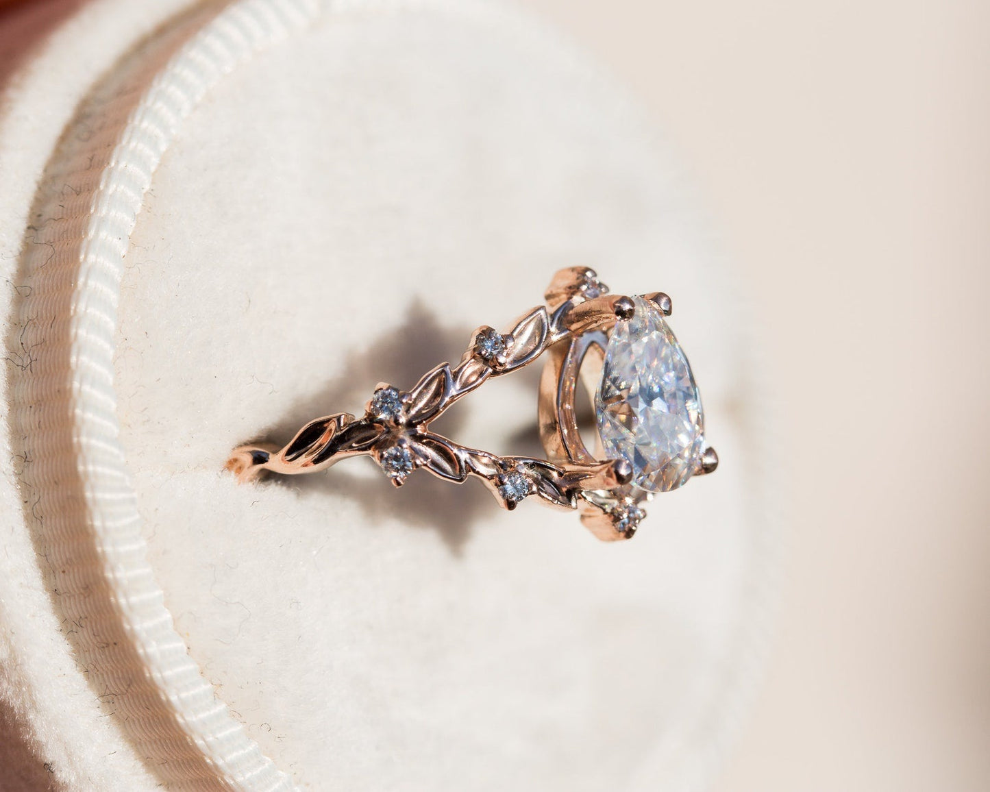[Oramore Jewelry]Briar rose with pear moissanite