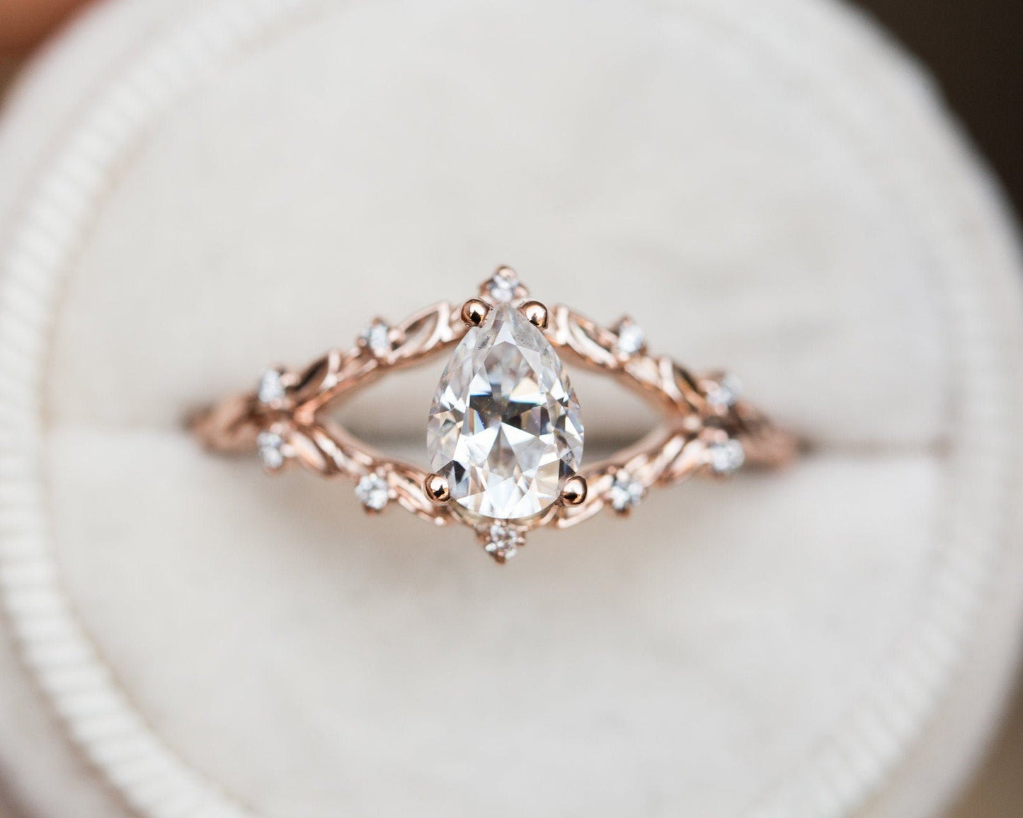 [Oramore Jewelry]Briar rose with pear moissanite
