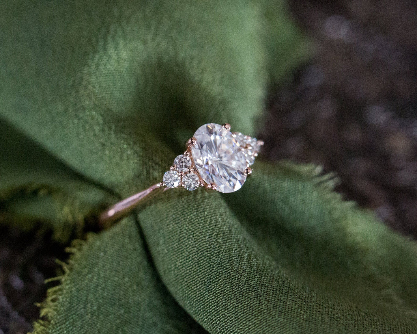 [Oramore Jewelry]7x5mm oval moissanite cluster engagement ring